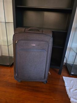 London fog suitcase and roller case