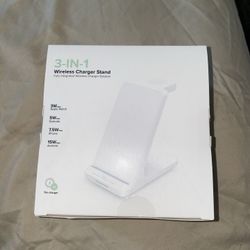 AUKUSE K6 White Compact Design Wireless 3 In 1 Charging Stand With Manual