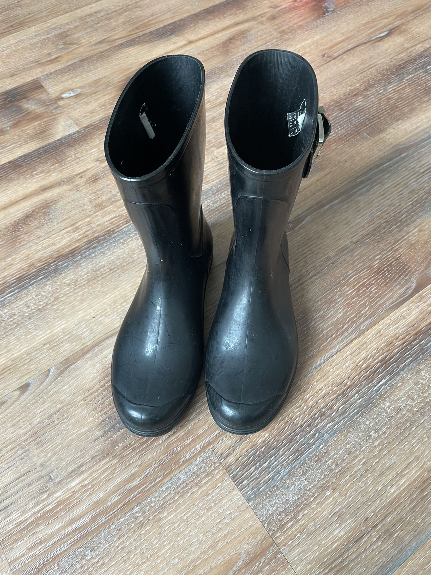 Rain Boots Size 7/8