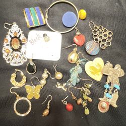 Single Vintage Earrings 