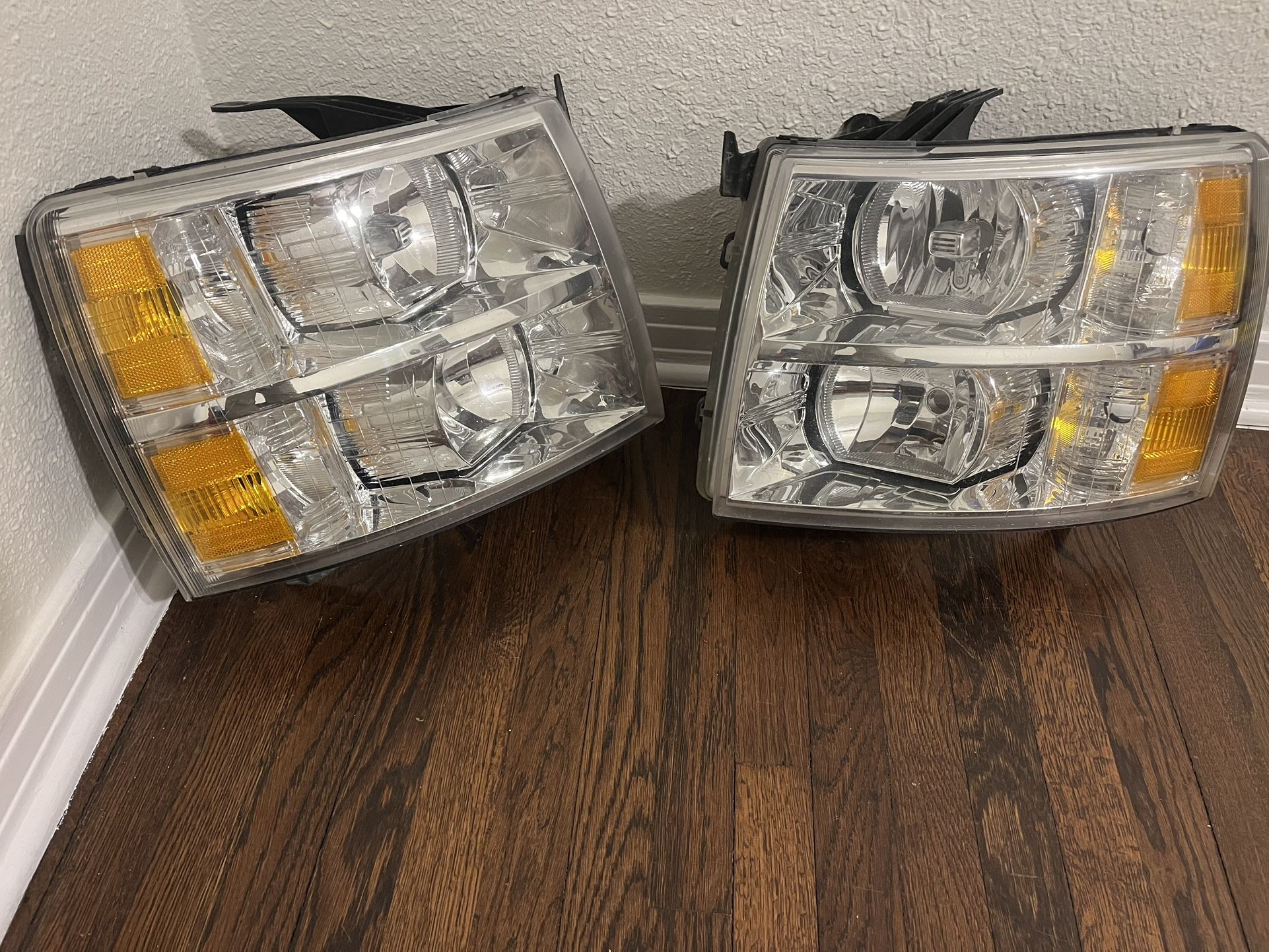 07-13 Chevy Silverado Headlights