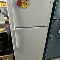 GE TOP FREEZER REFRIGERATOR WHITE COLOR BRAND NEW WITH FACTORY WARRANTY!!! 15’ Cuft Capacity!!!!