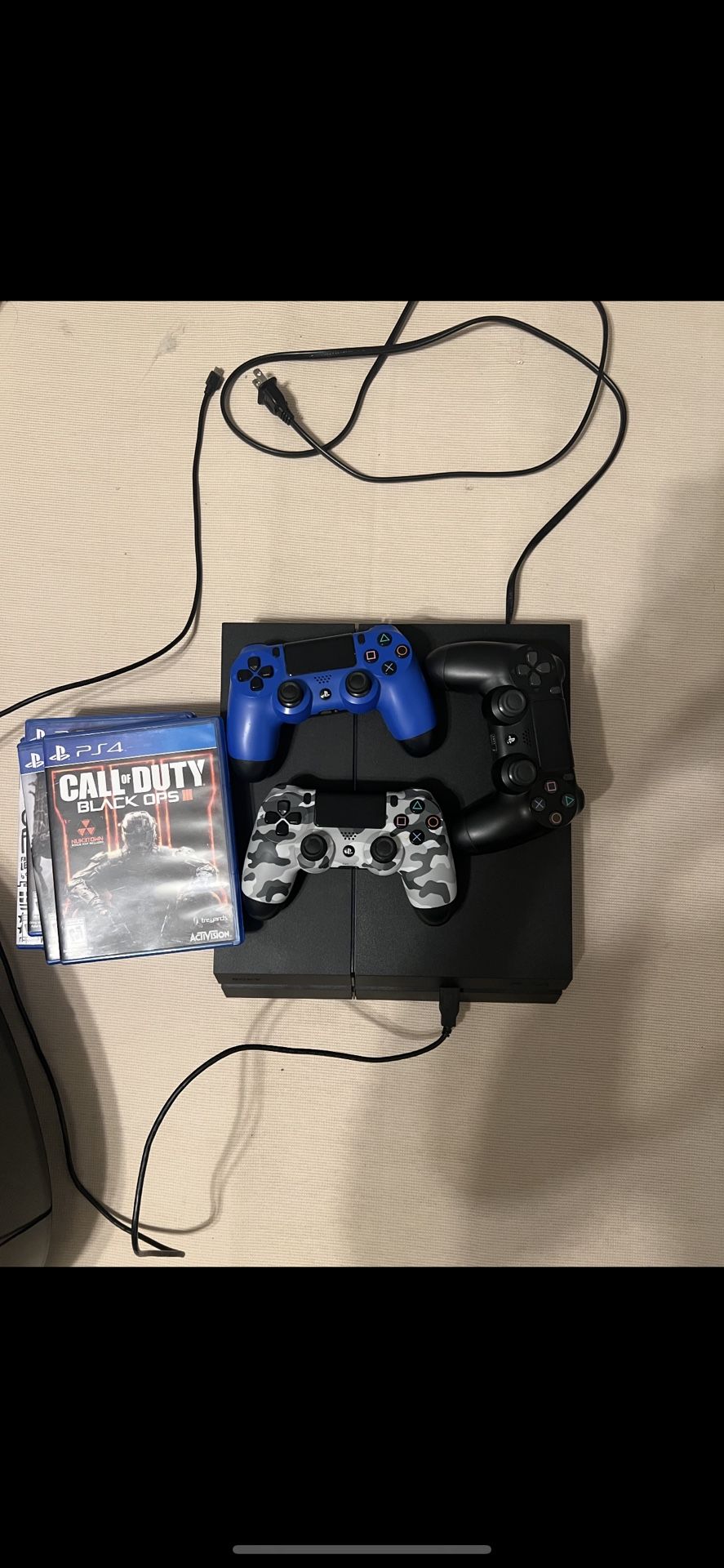 Play Station 4 500 GB PS4 (original) 6 games 3 controllers. $150.00