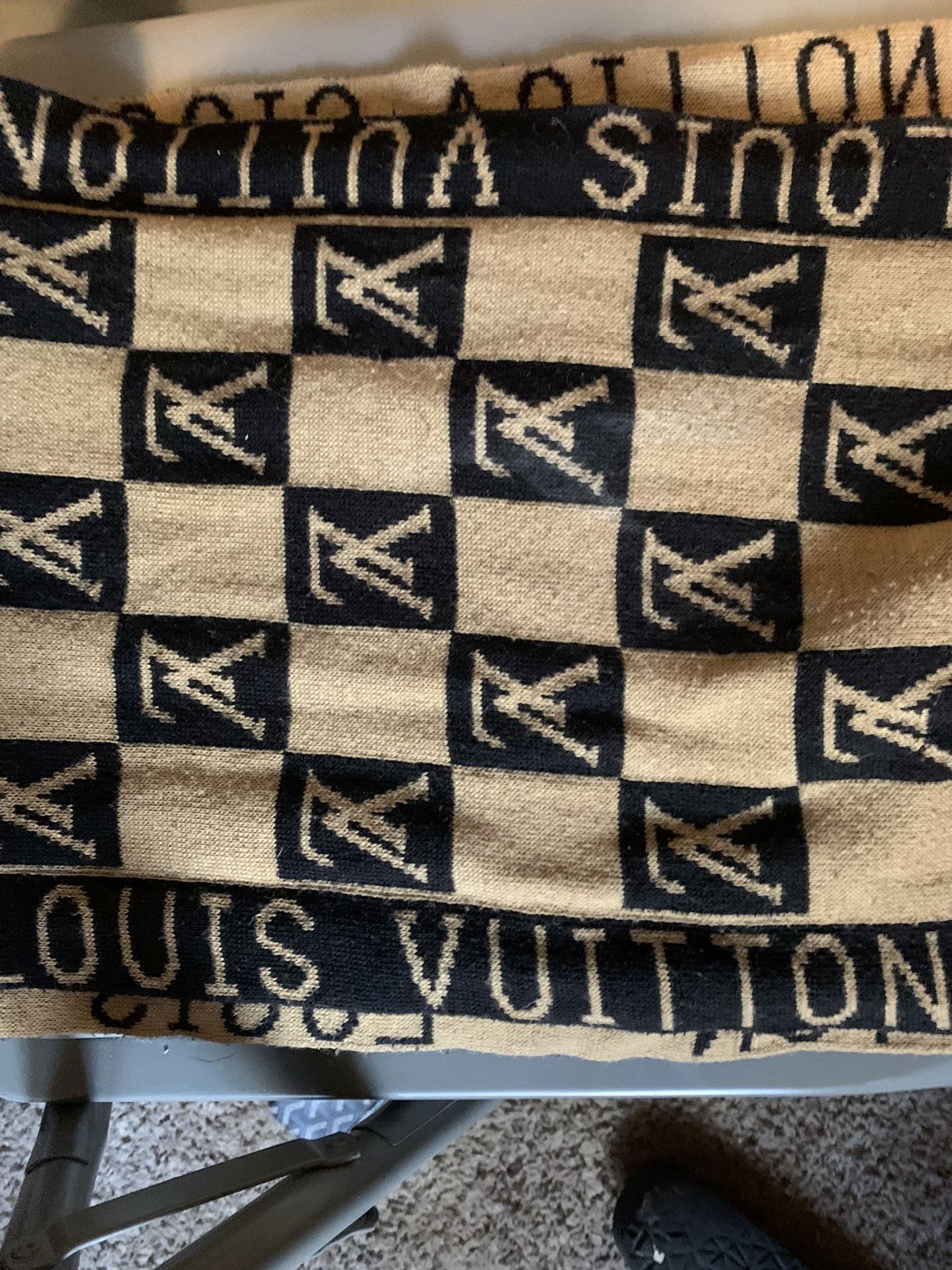 LOUIS VUITTON SCARF