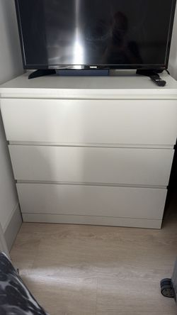 IKEA 3 drawer vanity