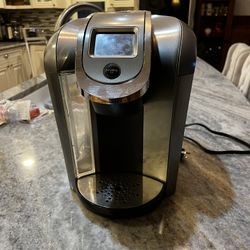 Keurig 2.0 K200 Plus Series Coffee Maker for Sale in Renton WA OfferUp