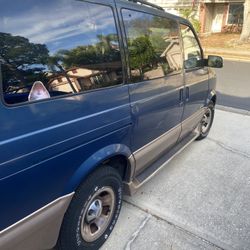 1999 Astro Van 