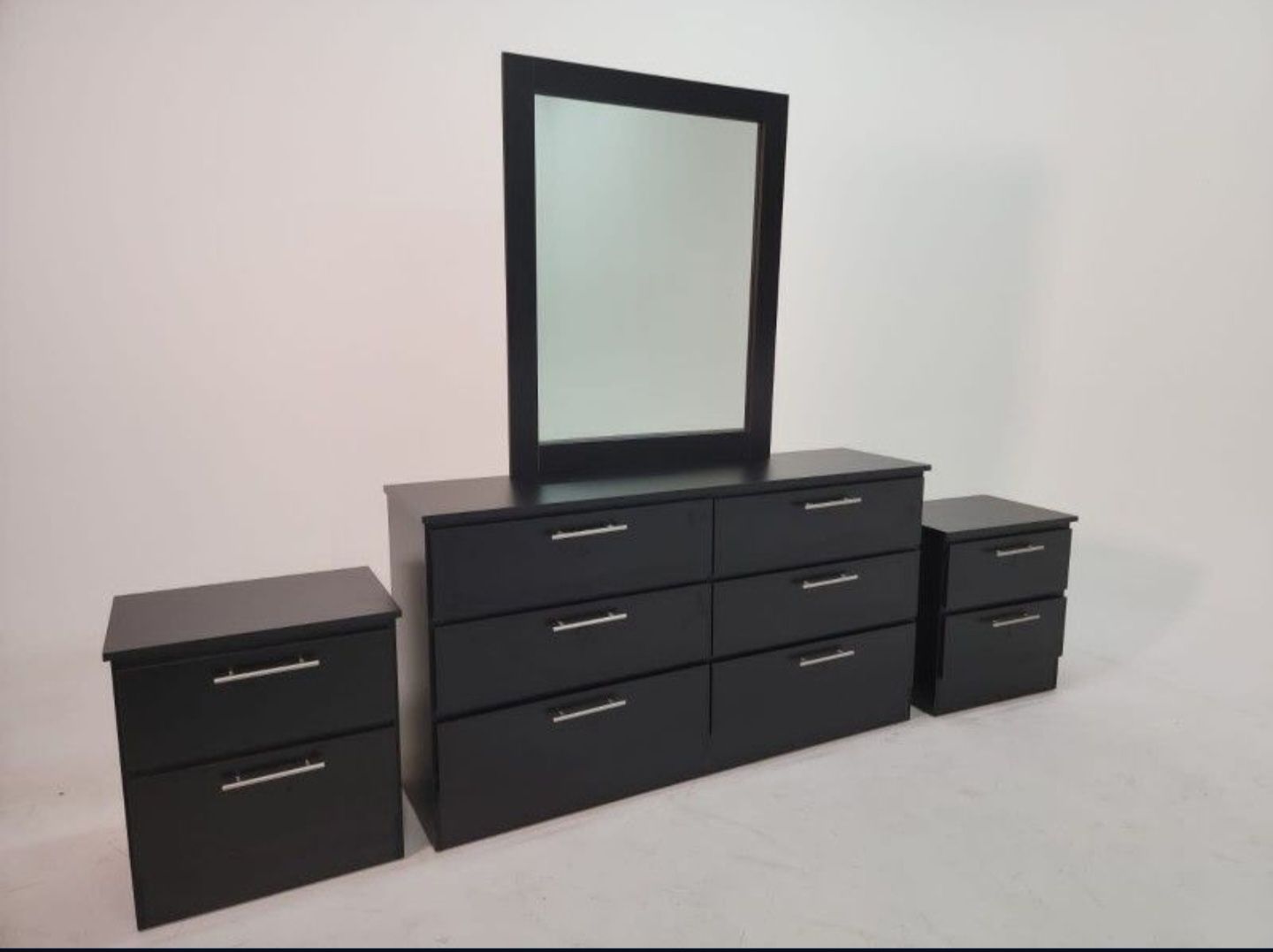 Dresser Whit Mirror And 2 Nightstands Cómoda Con Espejo Y 2 Mesitas De Noche Home & Garden