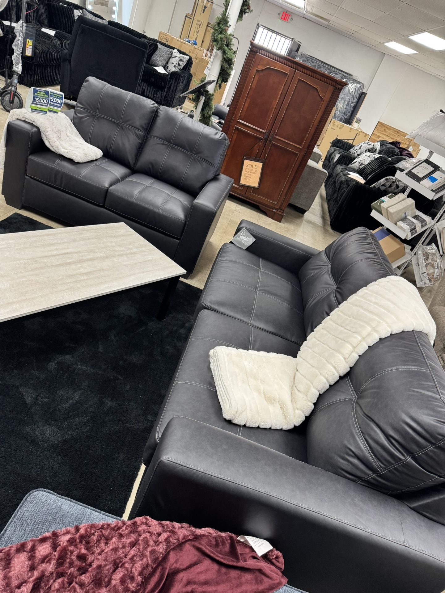 2Pc Sofa and Loveseat Black