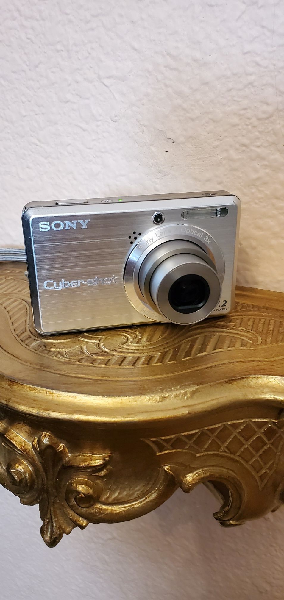 Sony Cyber-shot DSC-S750, 7.2 MP Digital camera-silver