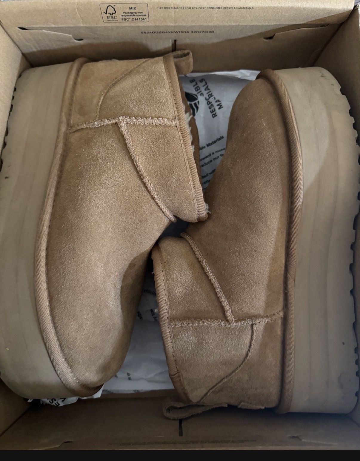 Women’s platform Uggs Size 9