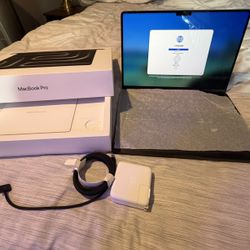 14” MacBook Pro – Apple M5, 24GB RAM, 1TB SSD