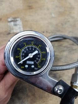 VIAIR air ride preassure gauge