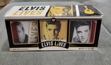 Elvis Lives 2-Mug and Hot Cocoa Gift Set