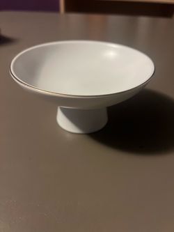 White Decorative Pedestal Bowl / Display Dish