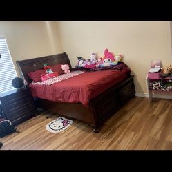 Queen Bedroom Set 