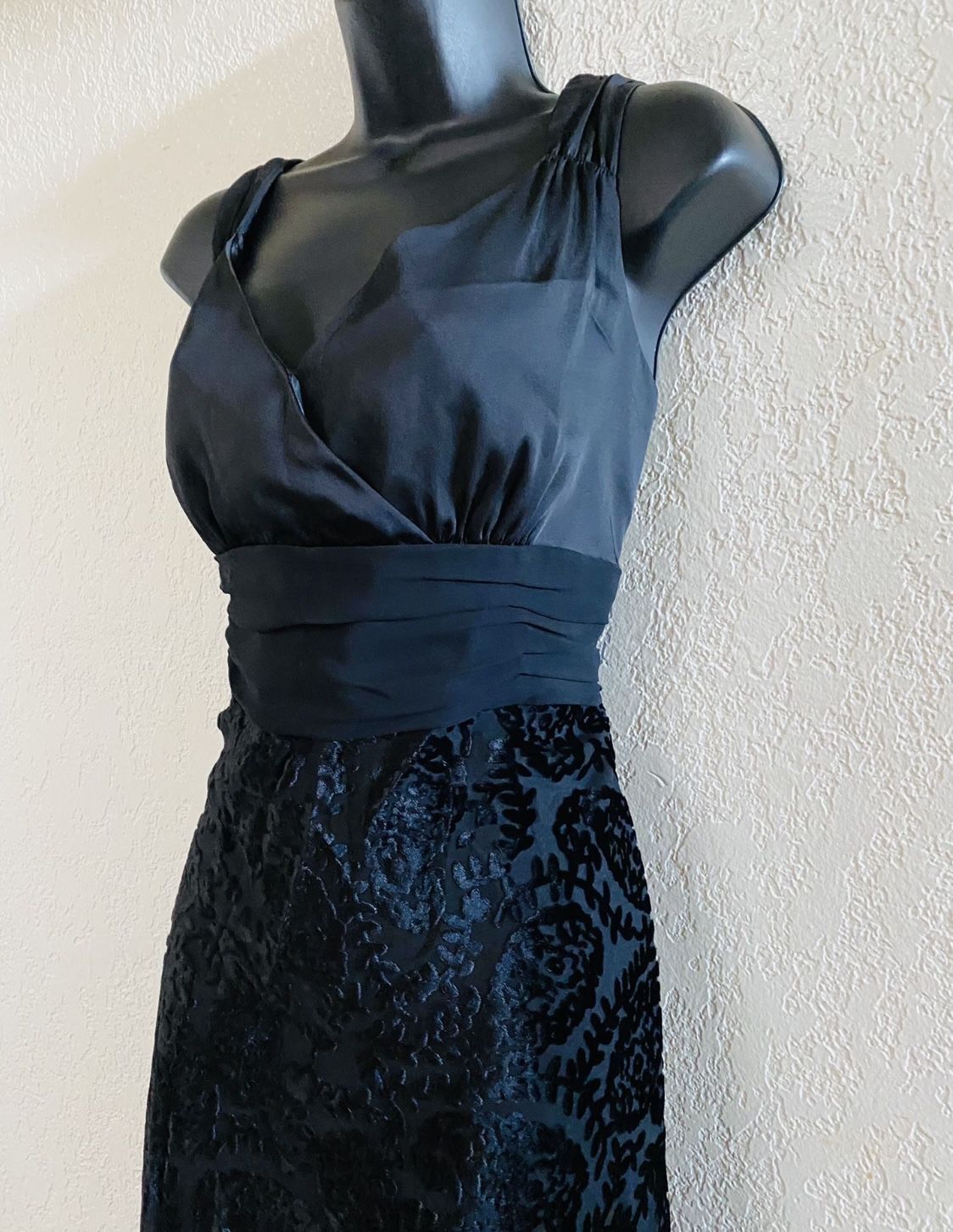 BANDOLINO, Black Midi Dress, Size 12 😍