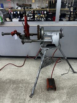 Rigid 300-T2 Power Pipe Threader With/ Complete Carriage And Tristan’s Use Working Great Machine.