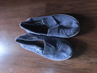 Toddler toms shoes