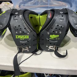 Kids boys D Schutt 12-13” DS Flex 28-30” football pads  p/u Jamison or Willow Grove PA 