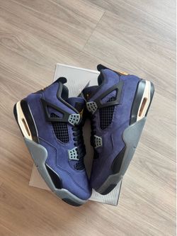 Size 9.5 men jordan 4 retro