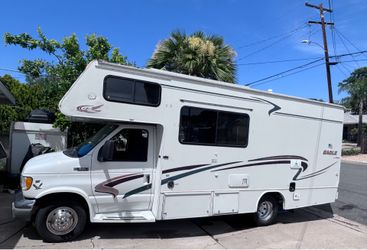 Jayco RV e350 V10 with Solar and filtered water system