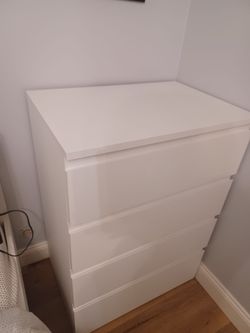 White IKEA 4 drawer dresser