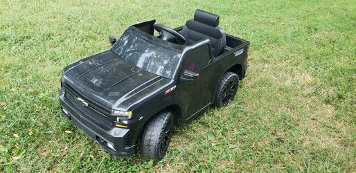 Kalee 6 Volts Black Chevy Silverado Trail Boss Pickup Truck

