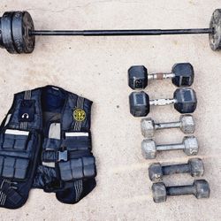 dumbells 2x25 2x12 2x10 barra con 30 lb peso y chaleco con peso tamaño m-l