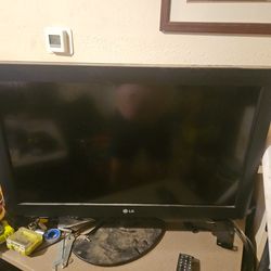 LG tv with remote