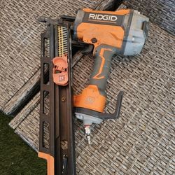 RIDGID Pneumatic 21-Degree 3-1/2 in. Round Head Framing Nailer R350RHF