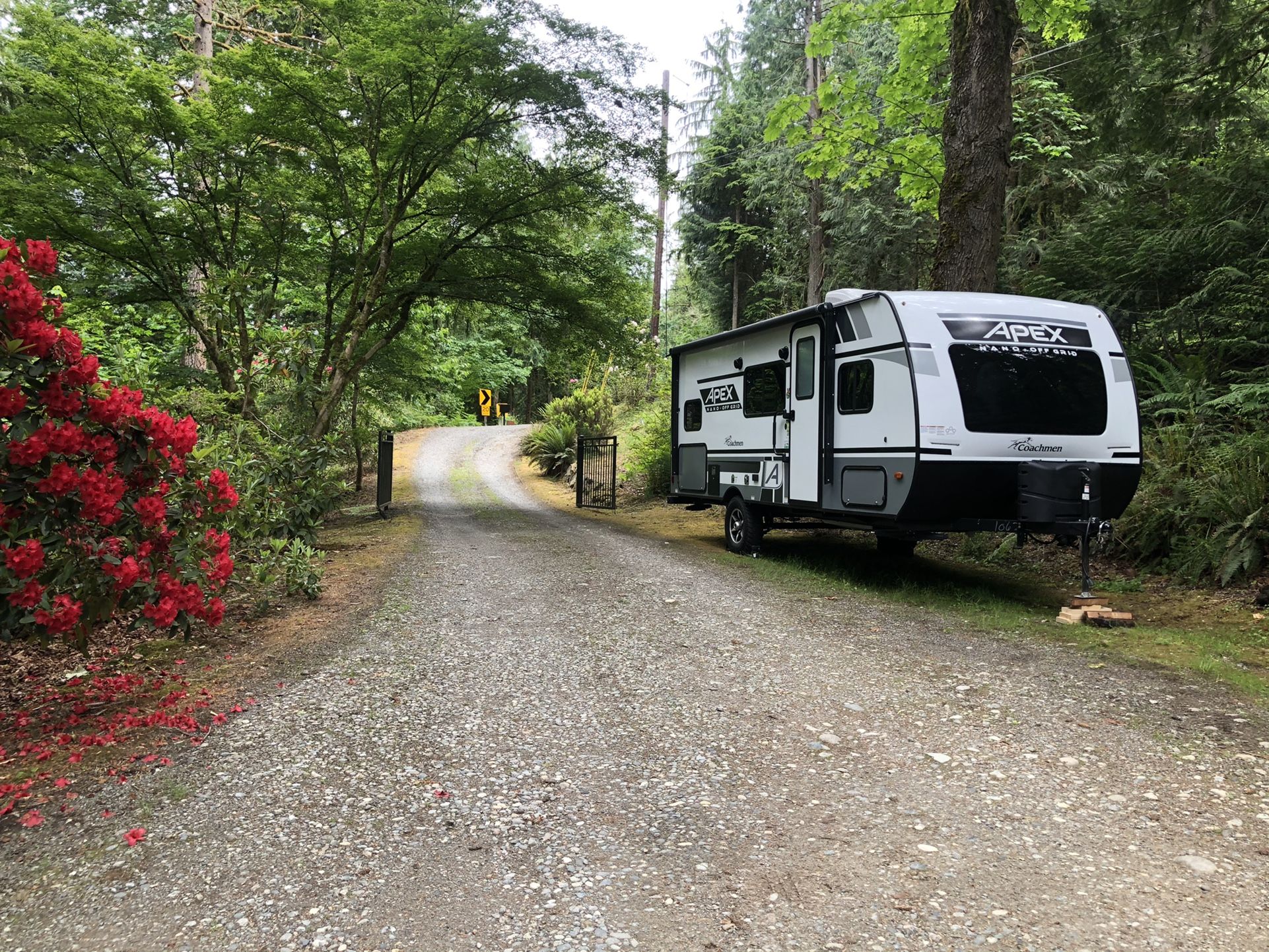 2021 Coachman 194BHS Apex Nano Off Grid