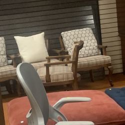 Four Wood (Oak?) Chairs On Caster - Great Condition