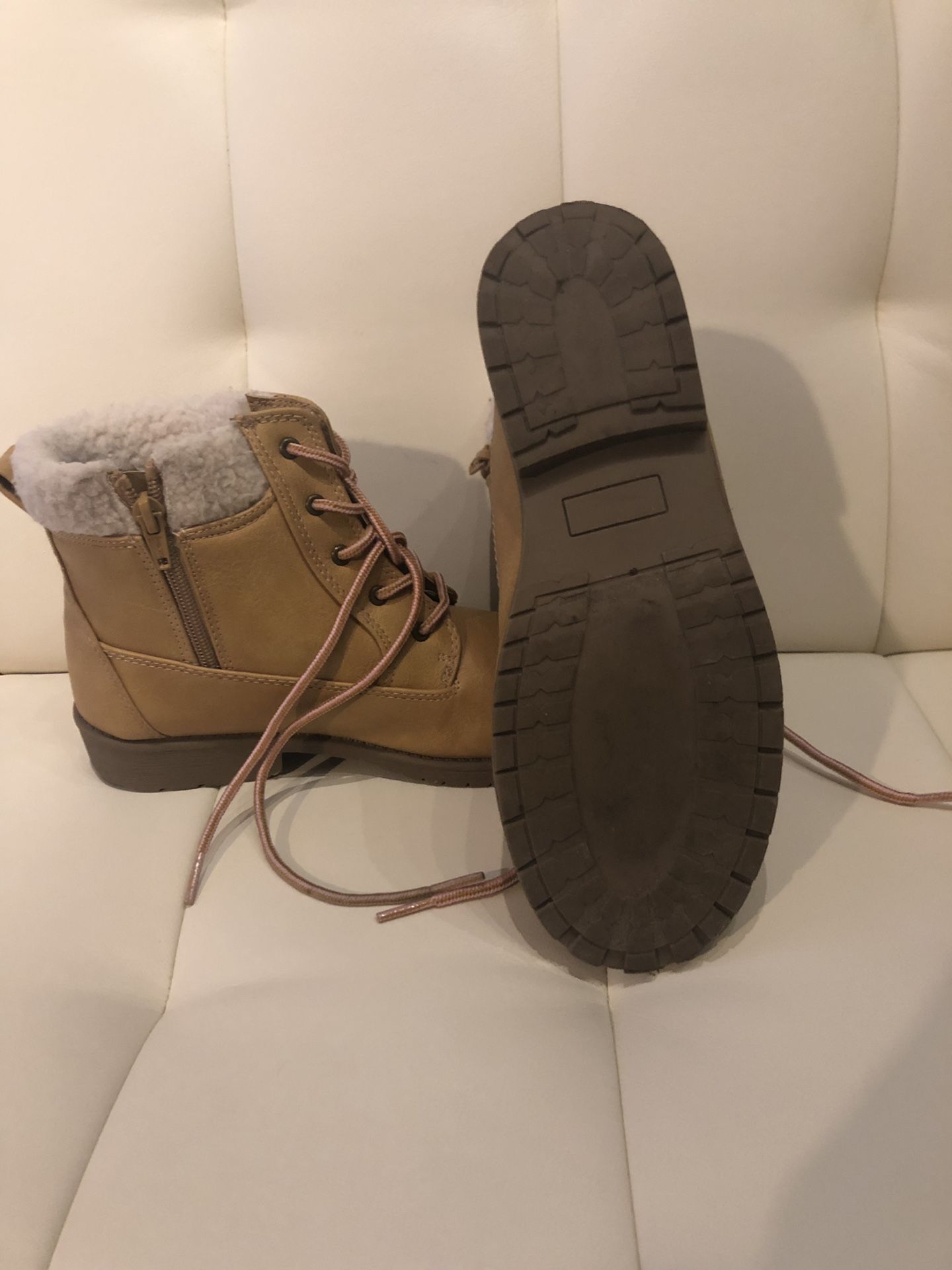 Kids boots