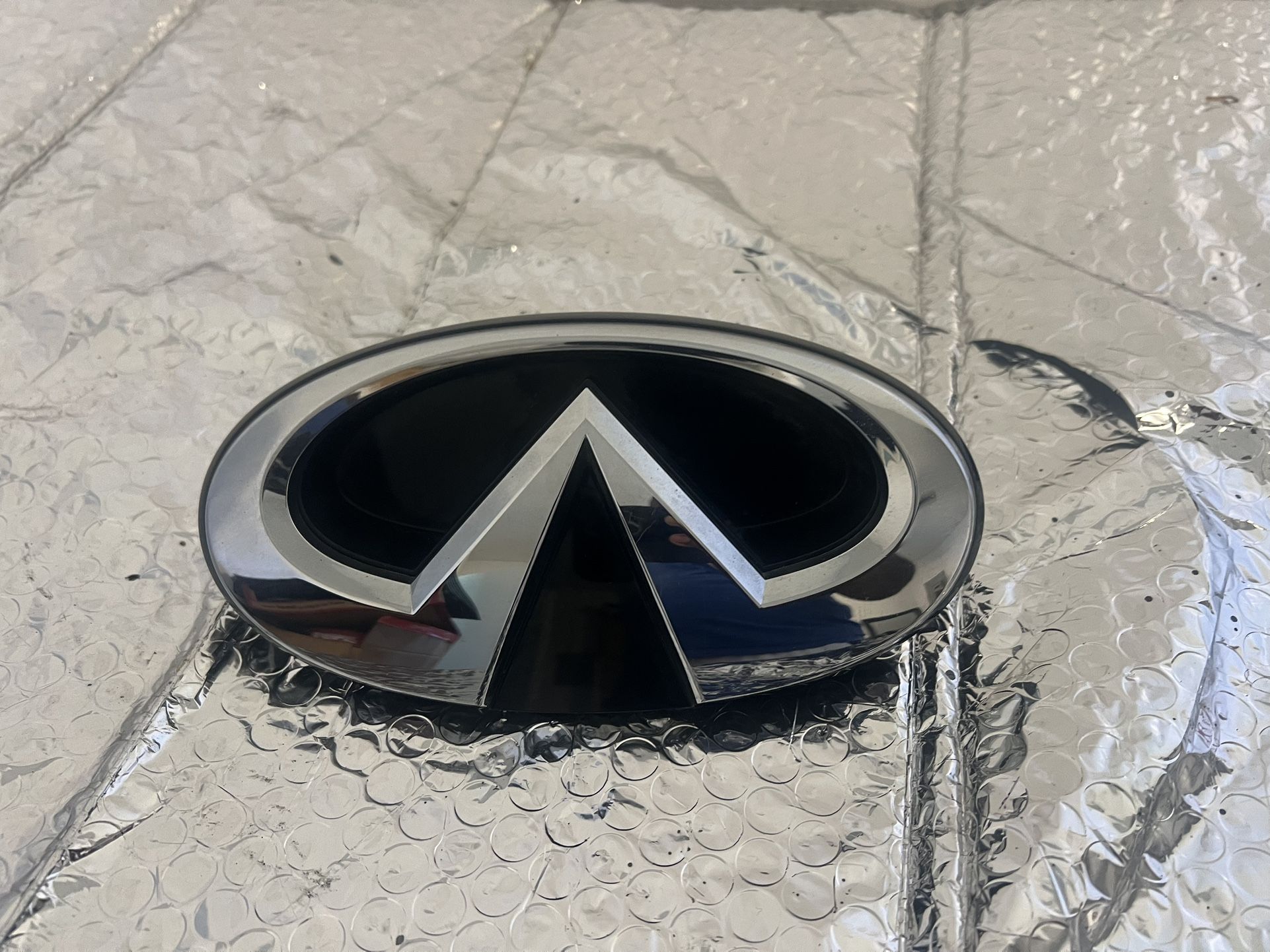Infiniti Q50 Emblem 2018-24