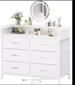 Dresser White Dresse