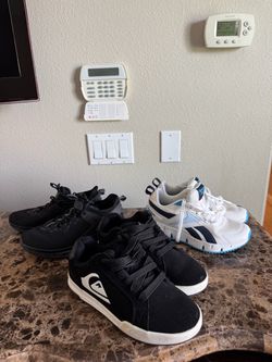 3 pairs $15 size 4