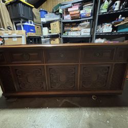 MCM Magnavox Stereo Console/dresser
