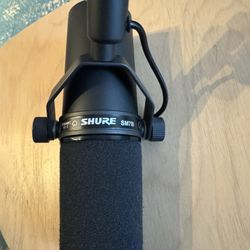 SHURE SM7B DYNAMIC MICROPHONE 