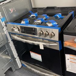 New Scratch And Dent Frigidaire Gallery 5 Burner Gas Stainless Steel Range. 1 Year Warranty 