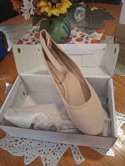 Women's shoes