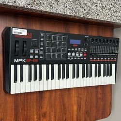 Akai Professional MPK249 Midi Controller