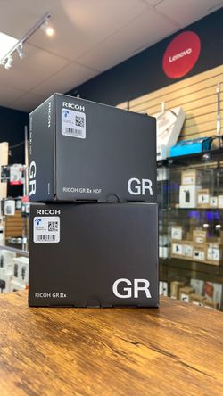 Ricoh GRiiiX.