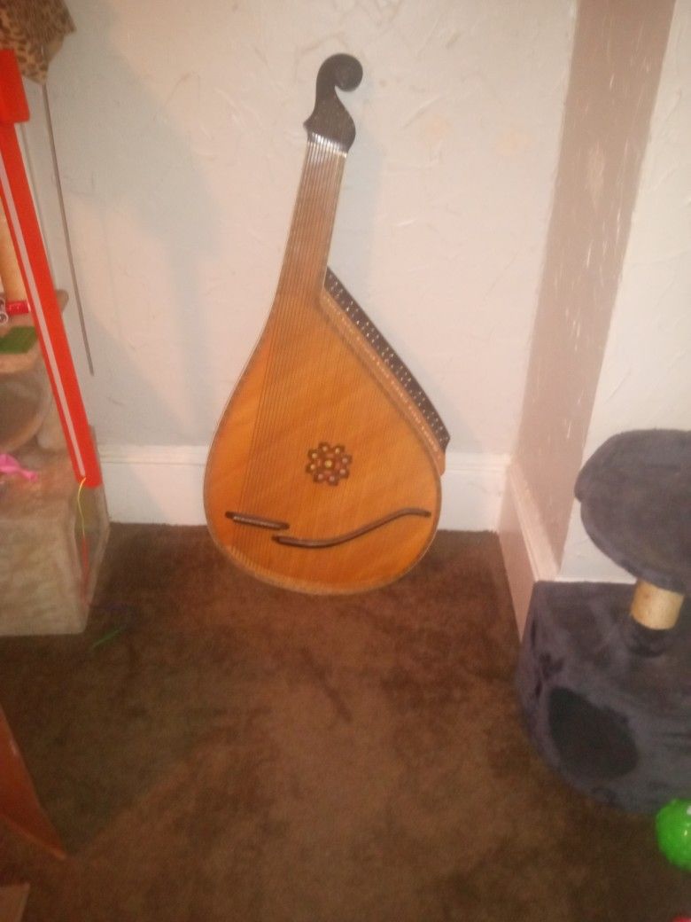 Bandura - Guitar