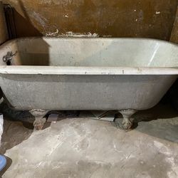 Antique Clawfoot Tub