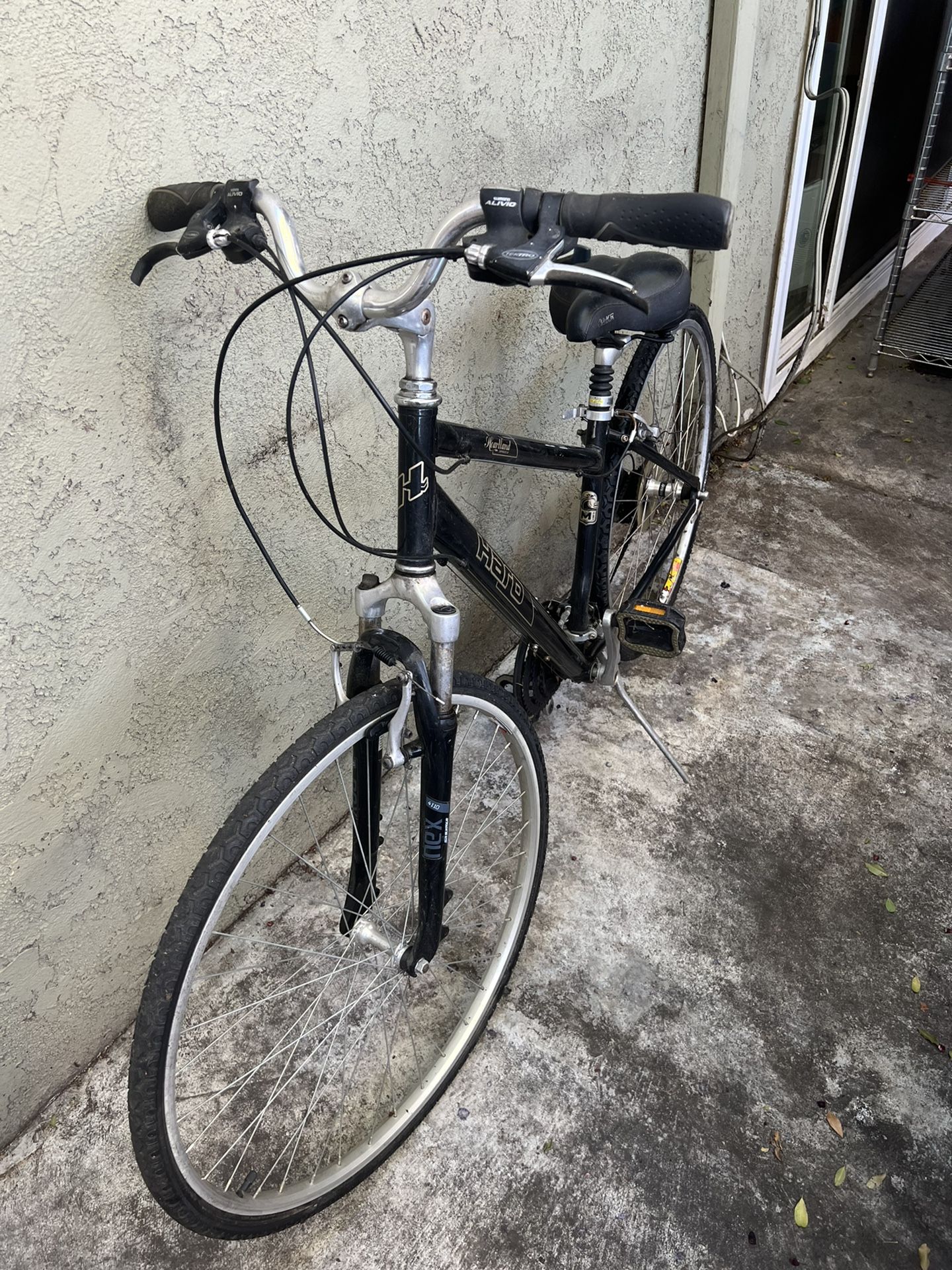 HARO Heartland Express LE - comes with BELL brand bike pump
