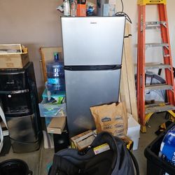 Refrigerator Works Good