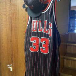Scottie Pippen jersey with the Cap 