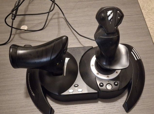 Thrustmaster Hotas One Flight Stick And Throttle For Xbox 