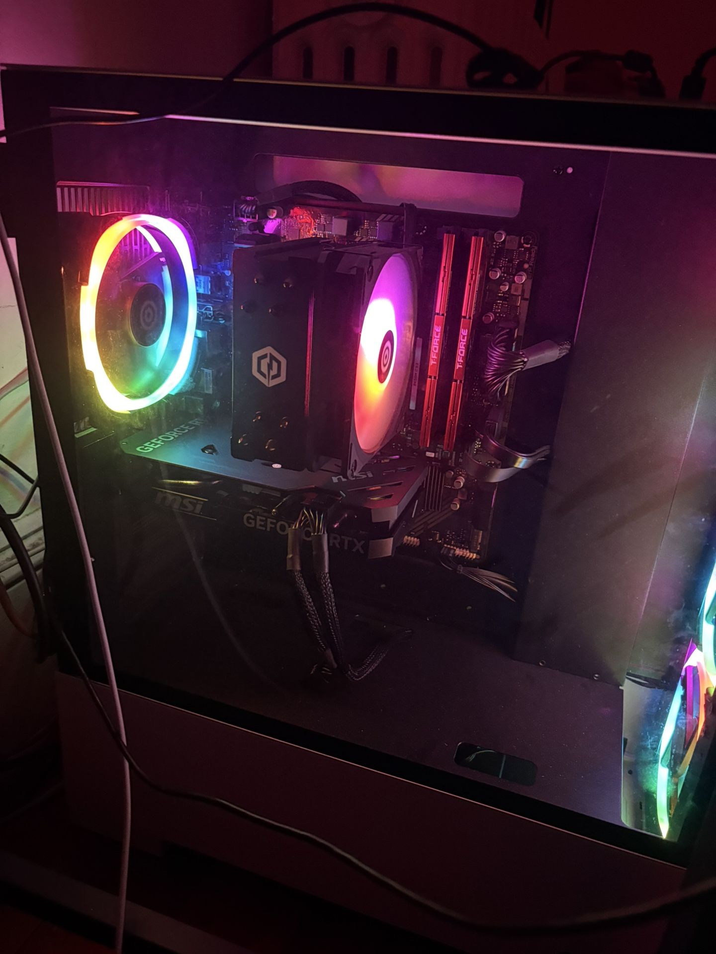 Cyberpower gaming pc Rtx 4060 , Ryzen 7 8700f , 32gb Ddr5 ram 1tb ssd